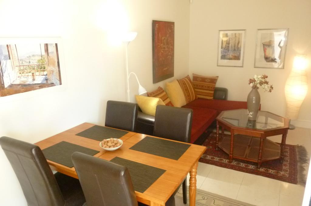 Stunning 2 Bed, 2 Bath On The Sea Front Has Swimming Pool And Is A Secure Modern Building 464 Appartement *
