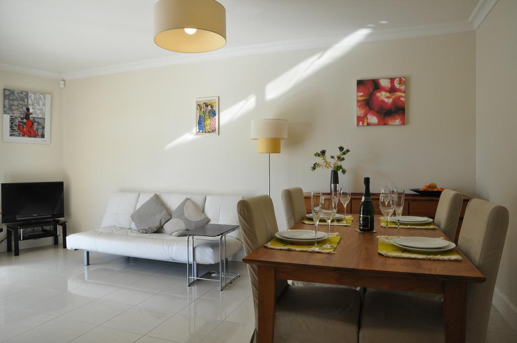 Stunning 2 Bed, 2 Bath On The Sea Front Has Swimming Pool And Is A Secure Modern Building 464 * Cannes